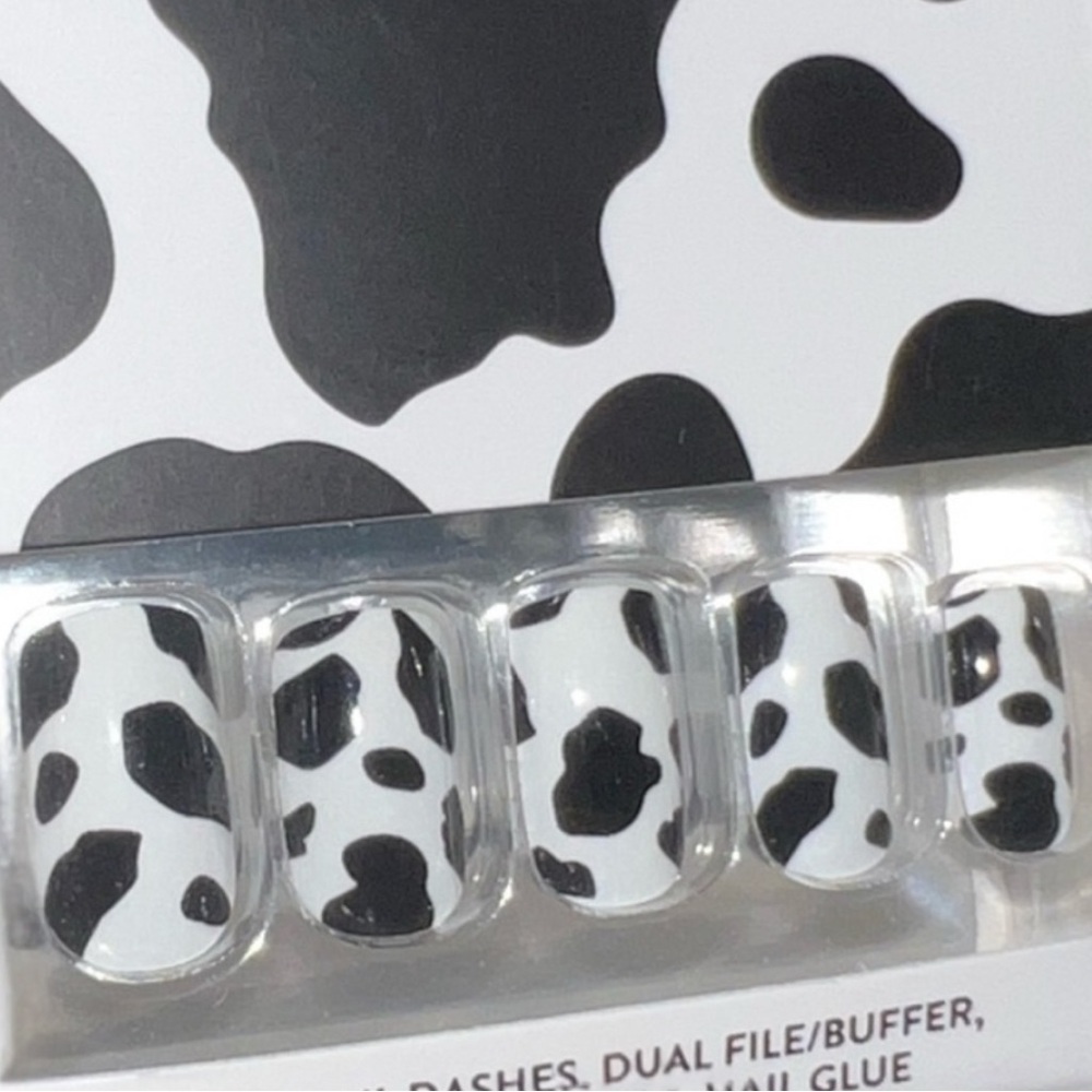 🐄 Red Aspen Nail Dashes – “Holy Cow, Carmen!” – NEW in Box 🐄